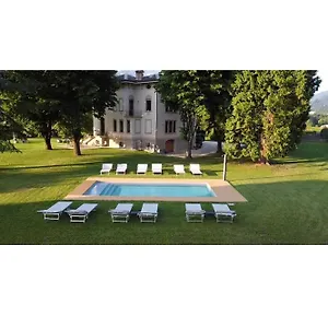  Bed & Breakfast La Charme & Pleasure